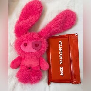 CJ Hendry Juju & Valentony’s Bar